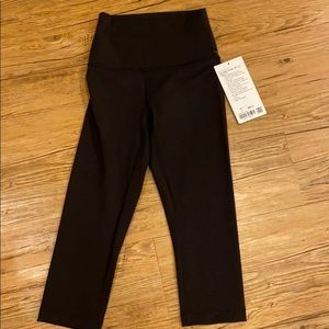 Lulu women’s crops tights